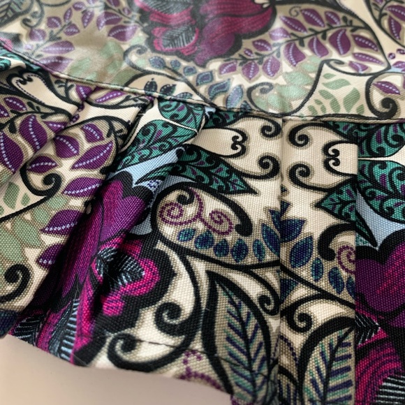 Adorable Floral Apron - Picture 2 of 10